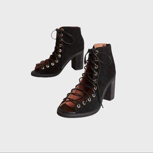 Jeffrey Campbell Lace up boots✨